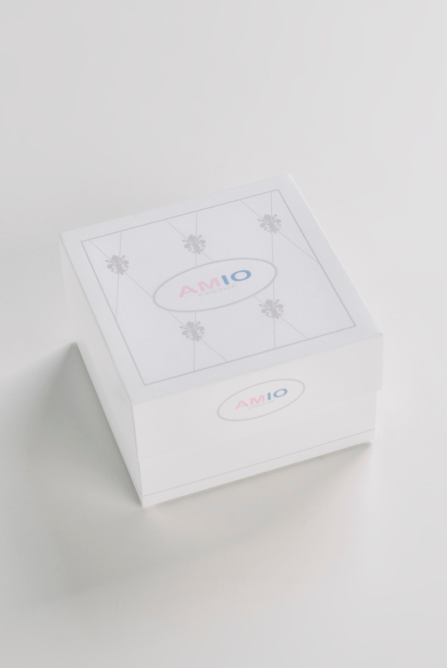 Die rosafarbigen Samt Baby Booties mit Örchen-Dekoration eignen sich perfekt als Geschenk für Babypartys oder als süße Schwangerschaftsankündigung für Freunde und Verwandte. Die Booties sind kuschelig weich und ein absolutes Must-Have für die Kalte Jahreszeit. Unsere Samt-Booties werden in einer ansprechenden Geschenkbox präsentiert.
Höchste Qualität, bestes Preis-Leistungs-Verhältnis MADE IN ITALY.