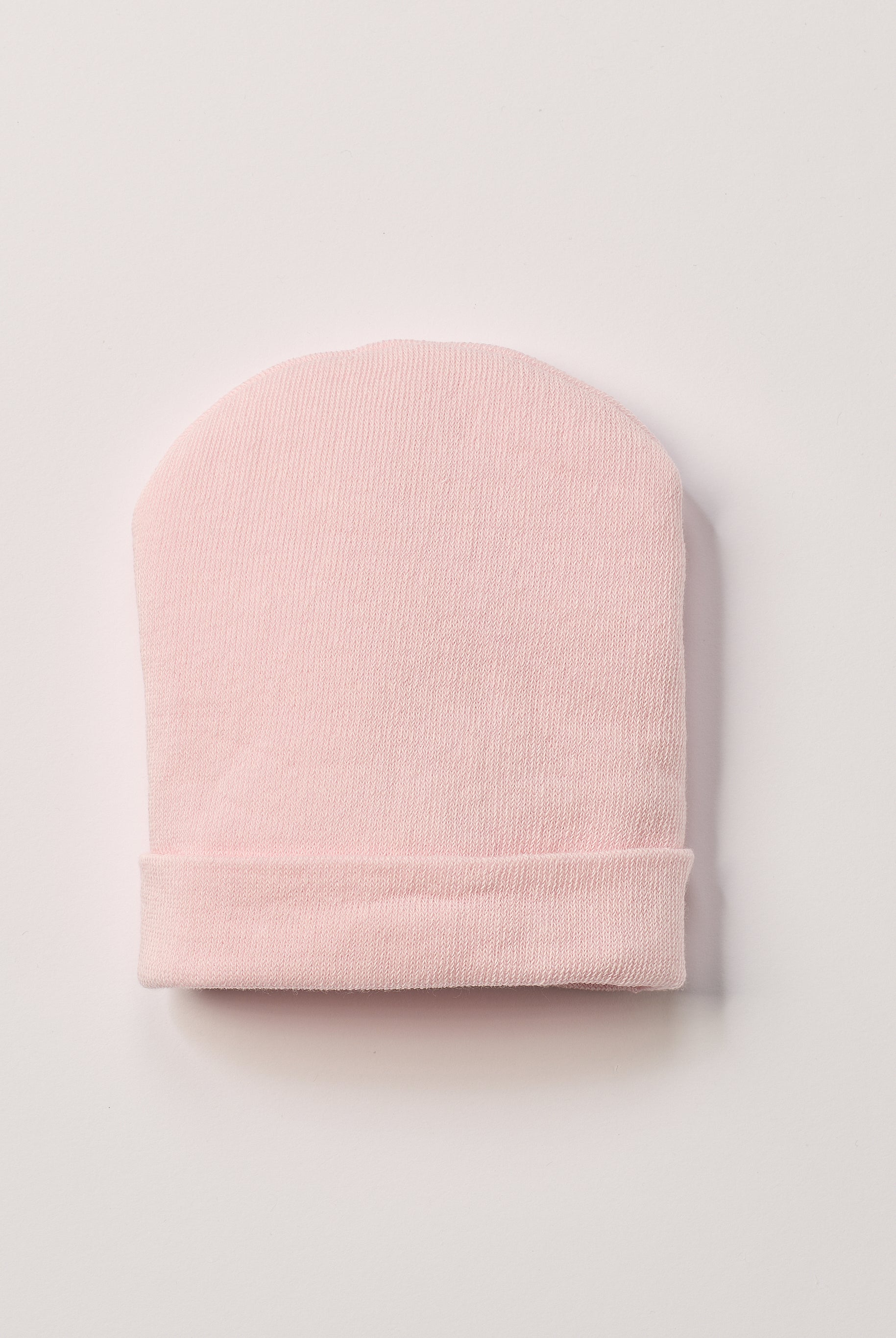 Die weiche und wärmespendende Mütze von AMIO Firenze ist das perfekte Accessoire für die kalte Jahreszeit. Maximaler Tragekomfort, gepaart mit einer herausragenden Passform. Die Materialzusammensetzung macht die Mütze elastisch und lässt diese auch mitwachsen. Der Mützenumschlag lässt sich nach unten klappen, sodass man mindestens eine weitere Größe gewinnt.
Höchste Qualität, bestes Preis-Leistungs-Verhältnis MADE IN ITALY.