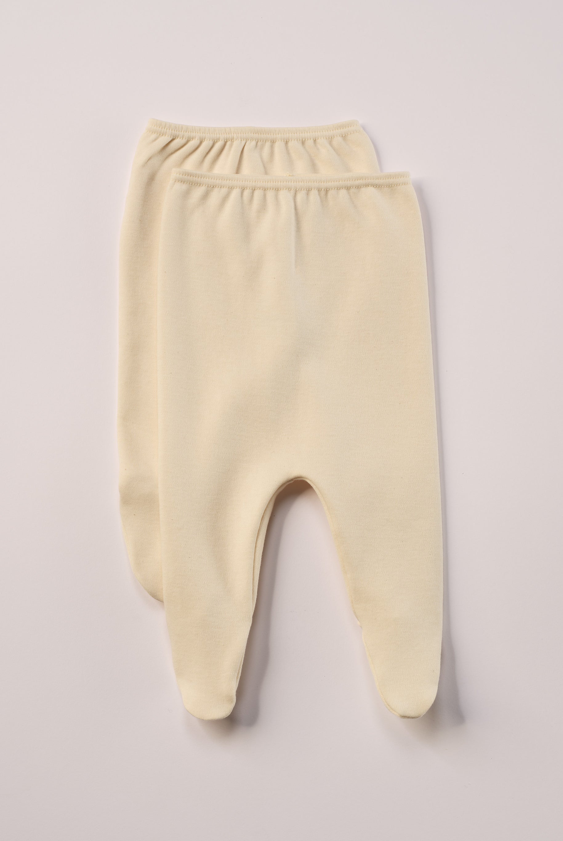 Für die empfindlichste Haut der Welt. Die Organic+ Strampelhosen für Frühchen sind aus 100% ungefärbter, ungebleichter, organischer Baumwolle gefertigt — innen mit weichem Flanell, welches Feuchtigkeit aufnimmt und streichelzart auf Babyhaut liegt.
