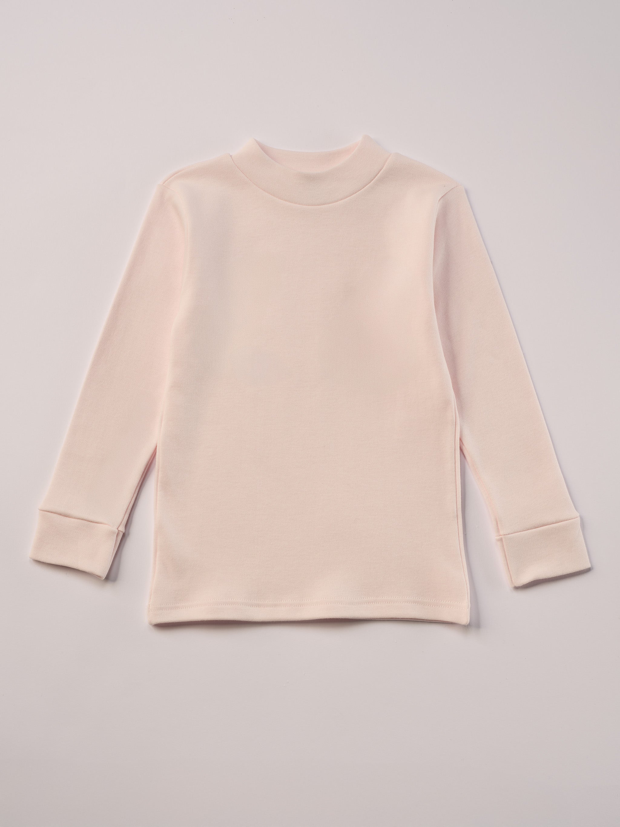 Für aktive Kinder und empfindliche Haut.
Dieses rosa Langarmshirt mit Stehkragen besteht aus hochwertiger, sanft gefärbter und schonend gebleichter organischer Baumwolle aus Italien. Es vereint angenehme Weichheit, Feuchtigkeitsaufnahme und hohen Tragekomfort durch die weiche Flanell-Innenseite. Perfekt für Kita, Schule und jeden Tag.Ein vielseitiges Basic für jede gut durchdachte Grundausstattung.