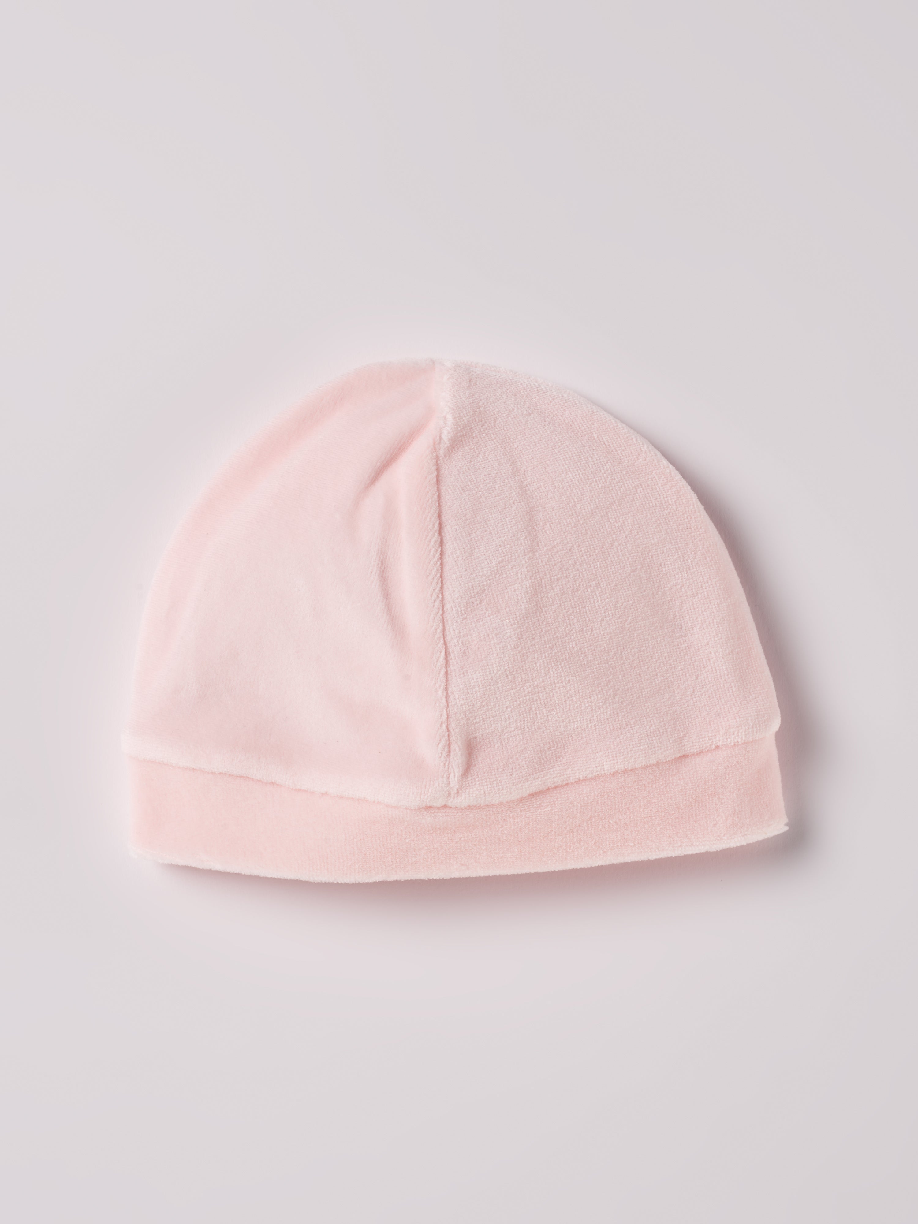 Die weiche und wärmespendende Mütze von AMIO Firenze in rosa ist das perfekte Accessoire für die kalte Jahreszeit. Maximaler Tragekomfort, gepaart mit einer herausragenden Passform aus Samt (Ciniglia).
Höchste Qualität, bestes Preis-Leistungs-Verhältnis MADE IN ITALY.