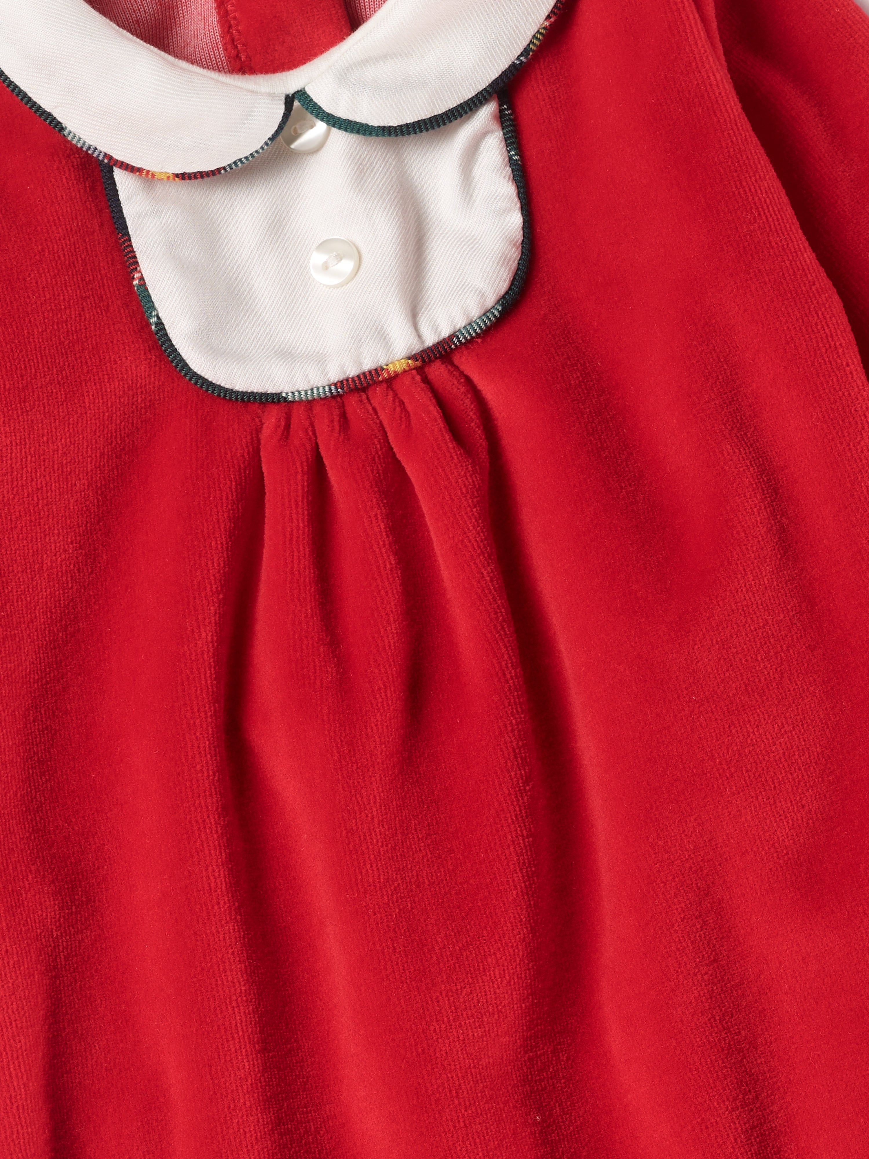 Der weiche und wärmespendende Weihnachtsstrampler von AMIO Firenze mit Kragen ist der perfekte Begleiter für den Alltag in der kalten Jahreszeit. Maximaler Tragekomfort, gepaart mit einer herausragenden Passform aus Samt (Ciniglia). Das Modell hat einen praktischen Schnitt, um etwa die Windel schnell und unkompliziert wechseln zu können.Ein AMIO Firenze Must-Have für jede Grundausstattung.
Höchste Qualität, bestes Preis-Leistungs-Verhältnis MADE IN ITALY.