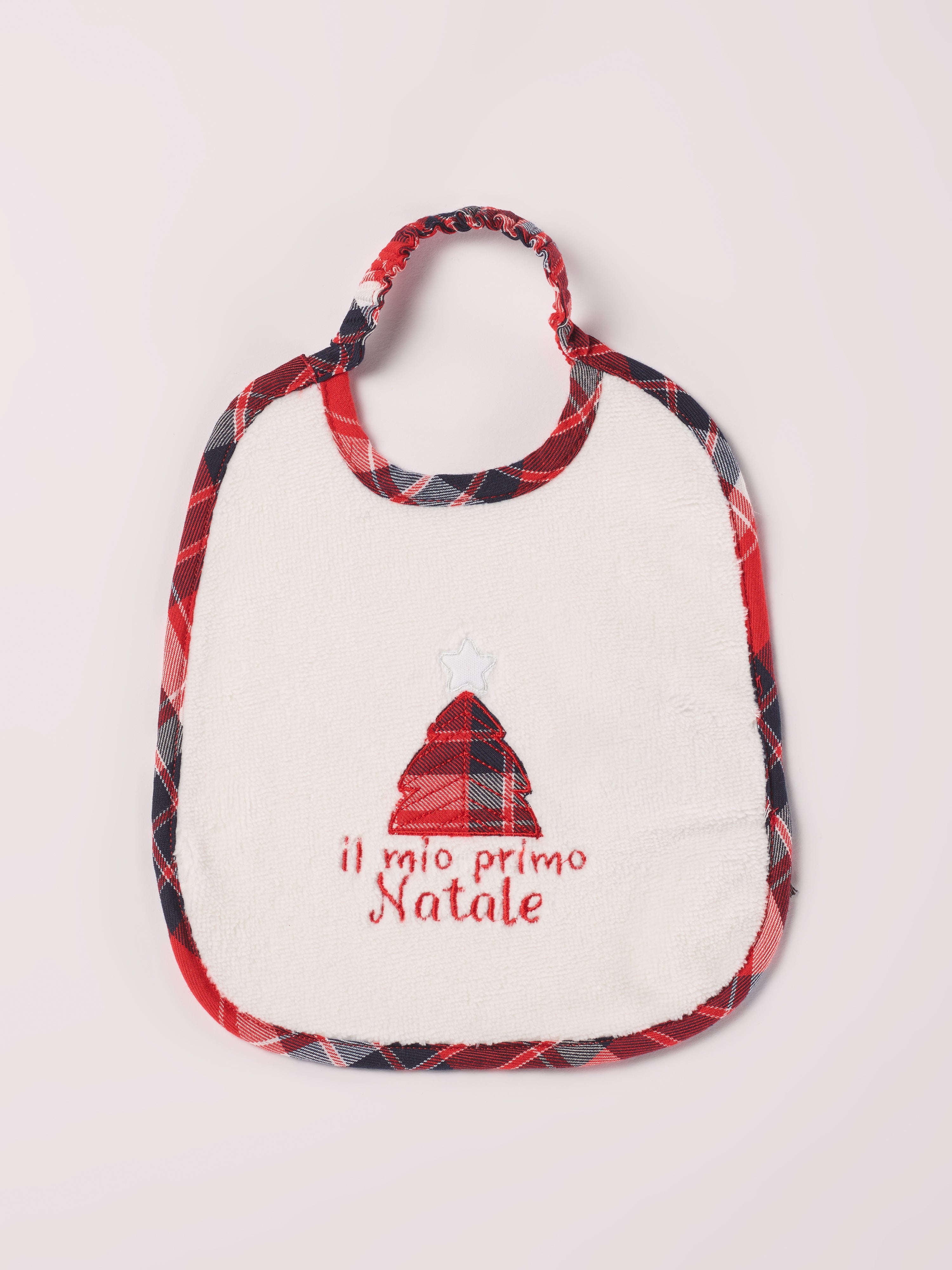 Dieses Baby Lätzchen aus Baumwolle ist der perfekte Begleiter für das erste Weihnachtsfest. Das Lätzchen ist mit einem Weihnachtsbaum verziert und mit dem Schriftzug "il mio primo Natale" (Mein erstes Weihnachten) veredelt. Eine ideale Geschenkidee für die Weihnachtszeit!
Höchste Qualität, bestes Preis-Leistungs-Verhältnis MADE IN ITALY.