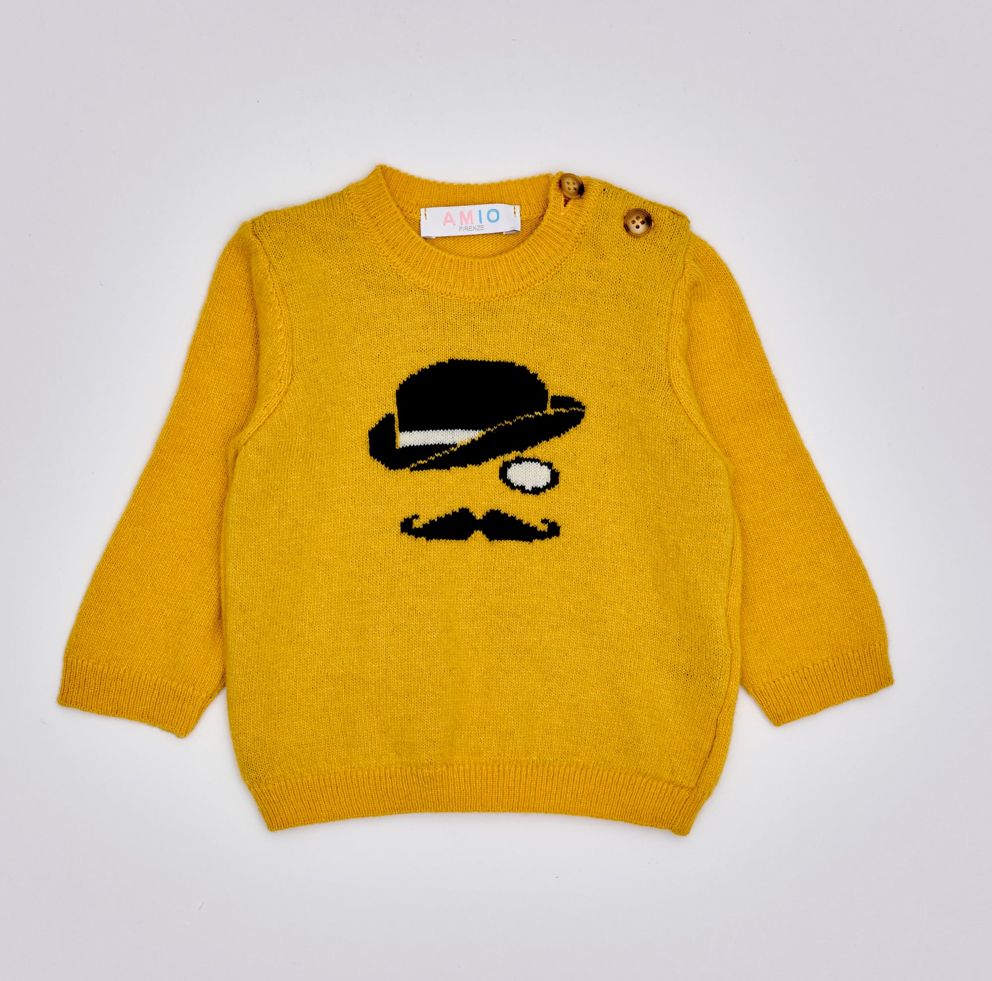 Der weiche und wärmespendende Strickpullover von AMIO Firenze ist der perfekte Begleiter für die kalte Jahreszeit. Vielseitig kombinierbar und aufgrund der Materialzusammensetzung strapazierfähig für den Alltag. Maximaler Tragekomfort, gepaart mit einer herausragenden Passform. Das moderne Design macht den Pullover vielseitig kombinierbar, ob sportlich oder elegant.
Höchste Qualität, bestes Preis-Leistungs-Verhältnis MADE IN ITALY.