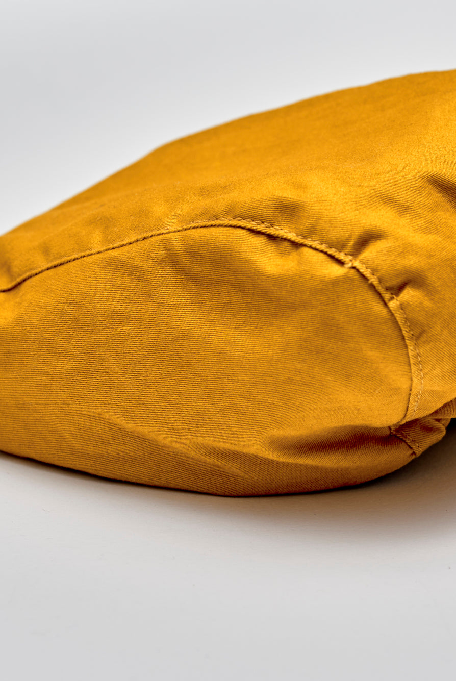 Die senffarbene Schiebermütze von AMIO Firenze vereint klassische Eleganz mit moderner Funktionalität. Gefertigt aus sorgfältig ausgewählten Materialien, bietet sie eine hervorragende Passform und höchsten Tragekomfort – ideal für stilbewusste Kinder.
Der warme Senfton verleiht der traditionellen Form einen zeitgemäßen Akzent und lässt sich vielseitig kombinieren. Die feine Verarbeitung und das weiche Innenfutter sorgen für ein angenehmes Tragegefühl.
Höchste Qualität, bestes Preis-Leistungs-Verhältnis