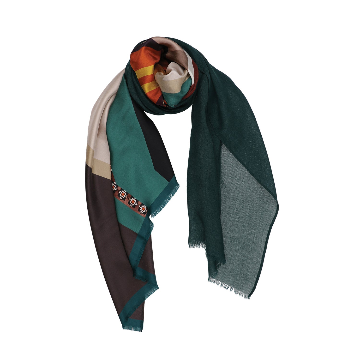 Verwöhnen Sie Ihre Sinne mit der luxuriösen Leichtigkeit italienischer Seide und Wolle. Der AMIO Firenze Schal wird aus feinstem Seidentwill&nbsp;gefertigt – einer edlen Gewebeart, die durch ihren dezenten Glanz und ihre geschmeidige Struktur besticht. Feinster Seidentwill trifft auf weiche Wolle – luxuriös leicht, wunderbar wärmend und angenehm zur Haut. Ideal für die kalte Jahreszeit.

Mit kunstvoller Bedruckung präsentiert dieses Tuch ein perfekt harmonierendes Design – für viele Stylingmöglichkeiten