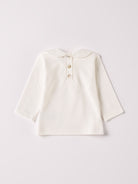 Die Interlock-Bluse für Baby Mädchen von AMIO Firenze ist aus weicher Baumwolle gefertigt und bietet durch das Innenflanell ein äußerst angenehmes Tragegefühl. Der mit Herzen bestickte Kragen und die echten Perlmuttknöpfe verleihen der Bluse einen besonders stilvollen Touch.

Höchste Qualität, bestes Preis-Leistungs-Verhältnis MADE IN ITALY.