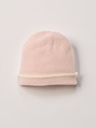 Die weiche und wärmespendende Strickmütze von AMIO Firenze ist das perfekte Accessoire für die kalte Jahreszeit. Maximaler Tragekomfort, gepaart mit einer herausragenden Passform. Die Materialzusammensetzung macht die Mütze elastisch und lässt diese auch mitwachsen. Der Mützenumschlag lässt sich auch nach unten klappen, sodass man mindestens eine weitere Größe gewinnt.

Höchste Qualität, bestes Preis-Leistungs-Verhältnis&nbsp;MADE IN ITALY.