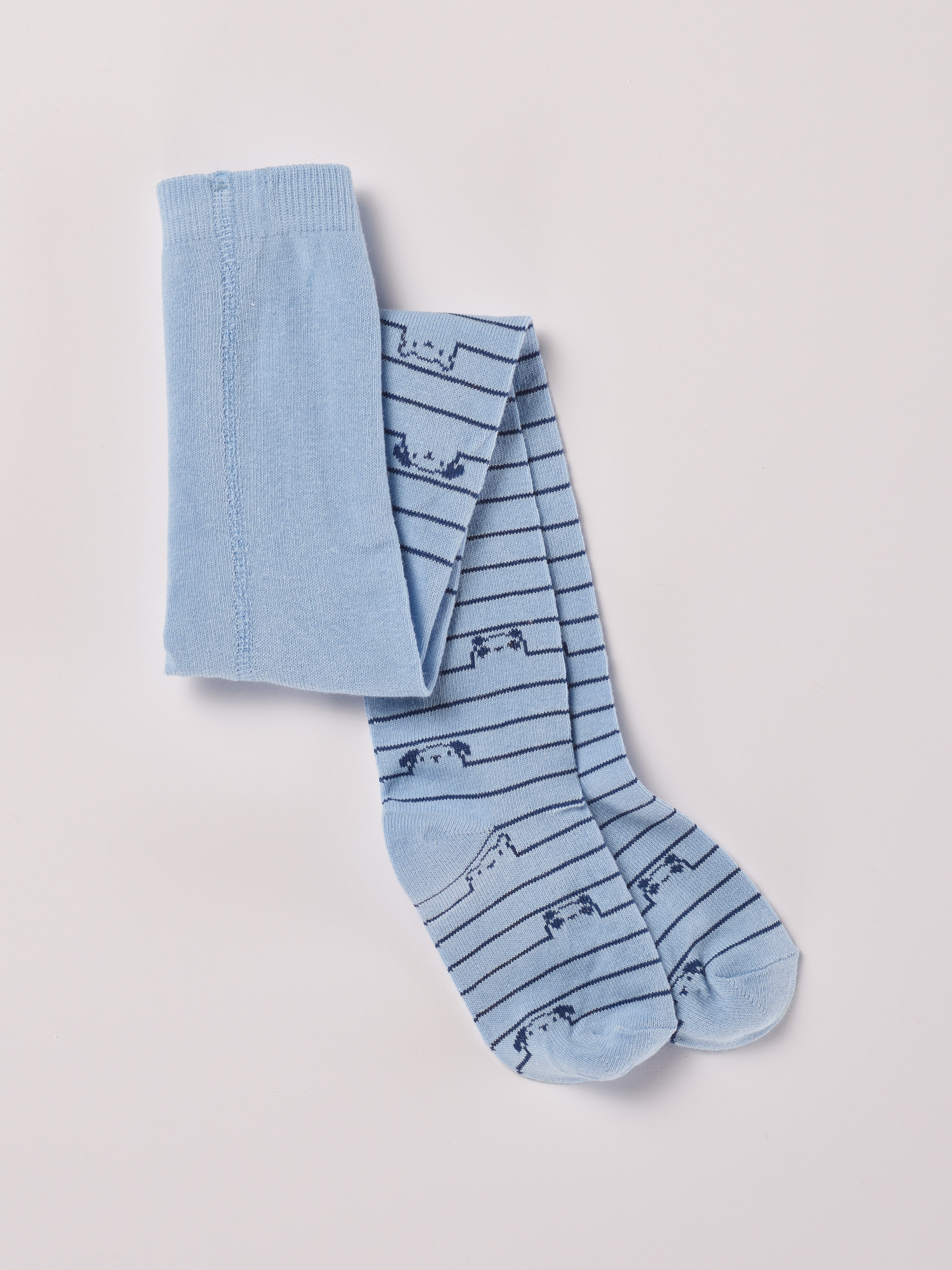 Ein zeitloser Klassiker und Grundausstattung für Ihren Baby Jungen: Die hellblaue Strumpfhose von AMIO Firenze mit eingewebtem Bärchen Motiv und Streifen. Diese Kinder-Strumpfhose ist vielseitig kombinierbar und verleiht jedem Outfit eine elegante Note.

Höchste Qualität, bestes Preis-Leistungs-Verhältnis MADE IN ITALY.