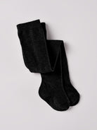 Ein zeitloser Klassiker und Grundausstattung für Ihr Kind: Die schwarze Strumpfhose von AMIO Firenze. Diese Kinder-Strumpfhose ist vielseitig kombinierbar und verleiht jedem Outfit eine elegante Note. Die Strumpfhosen zeichnen sich durch einen besonders hohen Tragekomfort aus. Sie verrutschen nicht und halten ihre Form.

Höchste Qualität, bestes Preis-Leistungs-Verhältnis MADE IN ITALY.