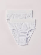 Die Slips von Amio Firenze sind aus 100% Baumwolle gefertigt. Kundinnen und Kunden schwören auf unseren Schnitt, weil wir unser Slip-Modell ohne vertikale Naht in der Mitte gestalten. Keine Irritationen und Unbequemlichkeiten beim Tragen. Der breite Bund sorgt für einen sicheren Halt.

Höchste Qualität, bestes Preis-Leistungs-Verhältnis MADE IN ITALY.