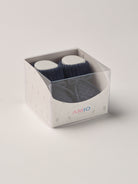 Die eleganten Strick Baby Booties aus Baumwolle von AMIO Firenze eignen sich perfekt als Geschenk für Babypartys oder als süße Schwangerschaftsankündigung für Freunde und Verwandte. Die feine Schnürung bietet besonderen Halt am Fuß. Der edle Strick verleiht den Scarpine eine luxuriöse Note, sodass sie sich als perfektes Accessoire auf einem Strampler eignen. Unsere Scarpine werden in einer ansprechenden Geschenkbox präsentiert.

Höchste Qualität, bestes Preis-Leistungs-Verhältnis MADE IN ITALY.