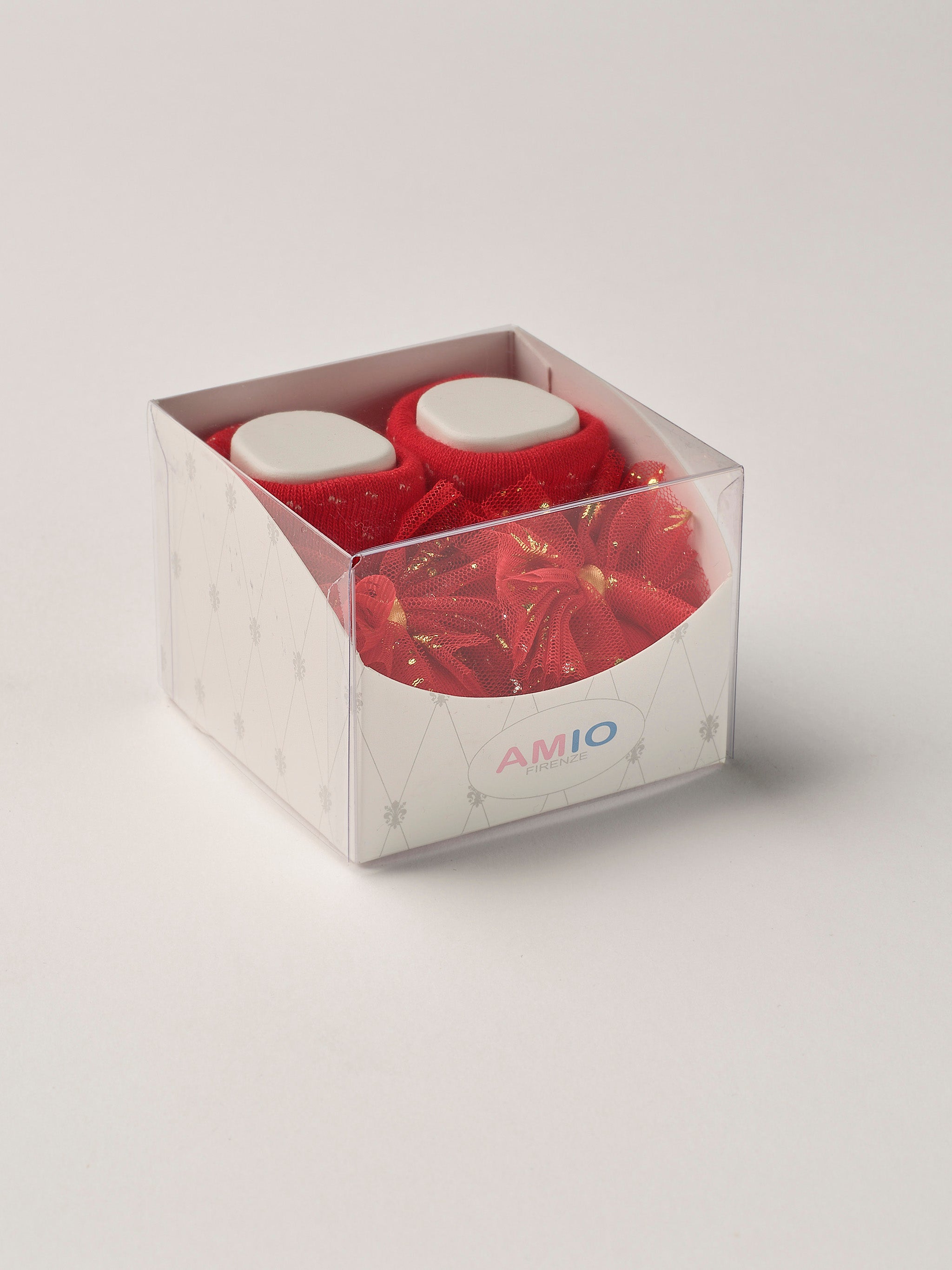 Die Baby Booties verfügen über niedliche Schleifen und eignen sich perfekt als Geschenk für Babypartys oder als süße Schwangerschaftsankündigung für Freunde und Verwandte. Unsere Scarpine werden in einer ansprechenden Geschenkbox präsentiert.&nbsp;

Höchste Qualität, bestes Preis-Leistungs-Verhältnis MADE IN ITALY.