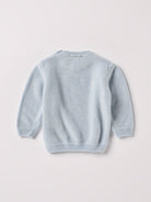 Der weiche und wärmespendende Strickpullover von AMIO Firenze ist der perfekte Begleiter für die kalte Jahreszeit. Vielseitig kombinierbar und aufgrund der Materialzusammensetzung strapazierfähig für den Alltag. Maximaler Tragekomfort, gepaart mit einer herausragenden Passform. Das klassische Design macht den Pullover vielseitig kombinierbar, ob sportlich oder elegant.

Höchste Qualität, bestes Preis-Leistungs-Verhältnis MADE IN ITALY.