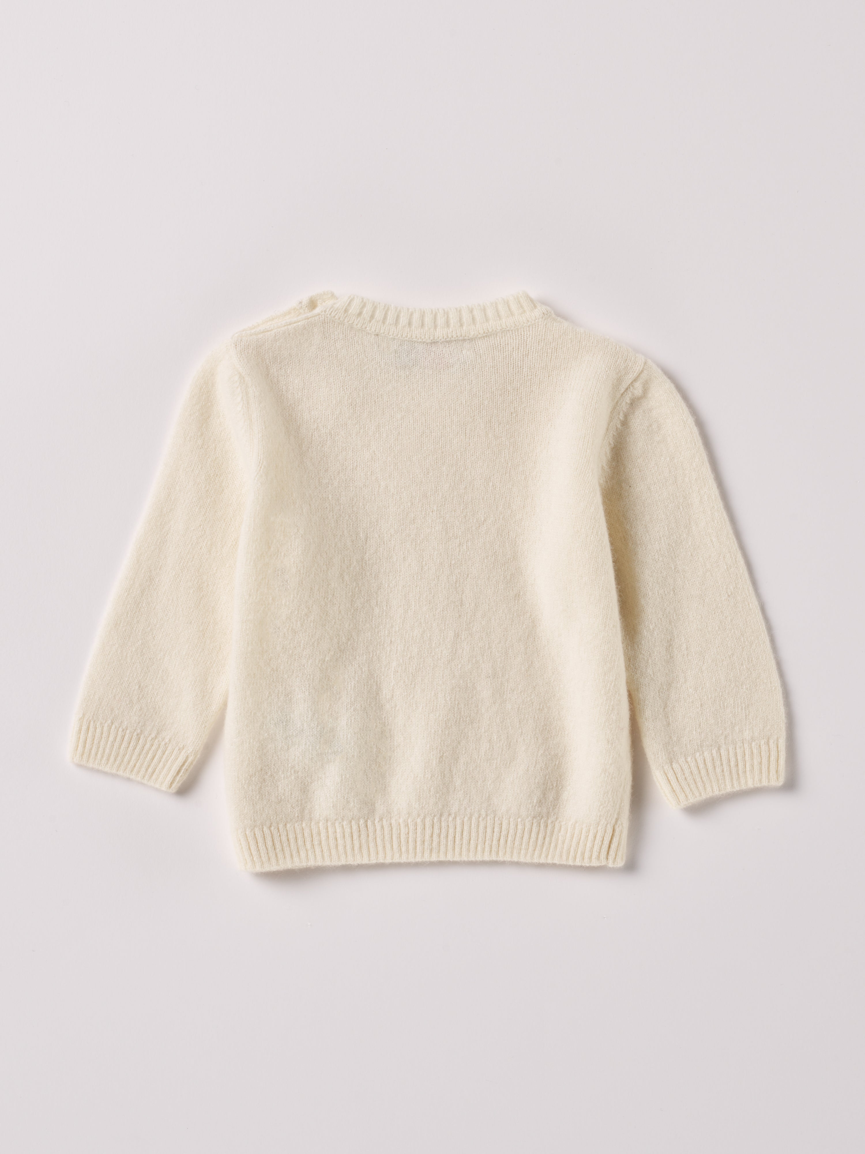 Der weiche und wärmespendende Strickpullover von AMIO Firenze ist der perfekte Begleiter für die kalte Jahreszeit. Vielseitig kombinierbar und aufgrund der Materialzusammensetzung strapazierfähig für den Alltag. Maximaler Tragekomfort, gepaart mit einer herausragenden Passform.

Höchste Qualität, bestes Preis-Leistungs-Verhältnis MADE IN ITALY.