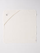 Dieses einzigartige Badetuch besticht durch sein hochwertiges &nbsp;Frottée-Gewebe mit einem hohen Anteil an Bambusfaser und einer luxuriösen Chenille-Kapuze in Samt Qualität.

Die Bambusfaser wirkt zudem feuchtigkeitsableitend, was bedeutet, dass die Haut Ihres Babys nach dem Bad schnell trocken wird. Dabei liegt das Handtuch besonders schonend auf der Haut.

Höchste Qualität, bestes Preis-Leistungs-Verhältnis MADE IN ITALY.