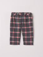 Diese klassische karrierte Hose mit geradem Schnitt, gefertigt aus 100% Baumwolle, ist weich und bietet einen hohen Tragekomfort. Die Breite lässt sich durch den elastischen Bund mit Innenknöpfen anpassen. Die Innenseite aus feinstem Innenflanell ist besonders angenehm an der Haut. Ein&nbsp;AMIO Firenze Must-Have für jede Grundausstattung.

Höchste Qualität, bestes Preis-Leistungs-Verhältnis MADE IN ITALY.