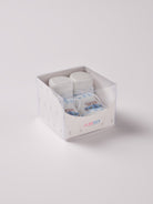 Die Baby Booties verfügen über eingewebte Bärchen-Motive und eignen sich perfekt als Geschenk für Babypartys oder als süße Schwangerschaftsankündigung für Freunde und Verwandte. Die feine Schnürung bietet besonderen Halt am Fuß. Unsere Scarpine werden in einer ansprechenden Geschenkbox präsentiert.&nbsp;

Höchste Qualität, bestes Preis-Leistungs-Verhältnis MADE IN ITALY.