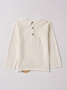 Die modische Bluse für Mädchen von AMIO Firenze ist aus weicher Baumwolle gefertigt und bietet durch das Innenflanell ein äußerst angenehmes Tragegefühl. Der Design-Kragen verleiht der Bluse einen besonders stilvollen Touch. Das Accessoire (Tasche) ist mit zwei Knöpfen an der Bluse fixiert und nach Bedarf abnehmbar.

Höchste Qualität, bestes Preis-Leistungs-Verhältnis MADE IN ITALY.