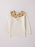 Die modische Bluse für Mädchen von AMIO Firenze ist aus weicher Baumwolle gefertigt und bietet durch das Innenflanell ein äußerst angenehmes Tragegefühl. Der Design-Kragen verleiht der Bluse einen besonders stilvollen Touch.

Höchste Qualität, bestes Preis-Leistungs-Verhältnis MADE IN ITALY.