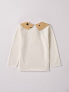 Die modische Bluse für Mädchen von AMIO Firenze ist aus weicher Baumwolle gefertigt und bietet durch das Innenflanell ein äußerst angenehmes Tragegefühl. Der Design-Kragen verleiht der Bluse einen besonders stilvollen Touch.

Höchste Qualität, bestes Preis-Leistungs-Verhältnis MADE IN ITALY.