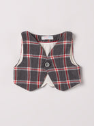 Diese klassische karrierte Weste, gefertigt aus 100% Baumwolle, ist weich und bietet einen hohen Tragekomfort. Ein&nbsp;AMIO Firenze Must-Have für jede Grundausstattung.

Höchste Qualität, bestes Preis-Leistungs-Verhältnis MADE IN ITALY.