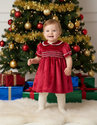 Dieses schimmernde Samtkleid in sattem Himbeerrot ist ein eleganter Blickfang für Weihnachten und festliche Anlässe. Der luxuriöse Samtstoff liegt angenehm weich auf der Haut und sorgt für ein geschmeidiges Tragegefühl. Das klassische Design verleiht jedem Auftritt eine festliche Note und bringt stilvollen Glanz in die Weihnachtszeit.

Höchste Qualität, bestes Preis-Leistungs-Verhältnis MADE IN ITALY.