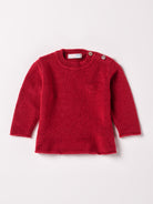 Der weiche und wärmespendende Strickpullover von AMIO Firenze ist der perfekte Begleiter für die kalte Jahreszeit. Vielseitig kombinierbar und aufgrund der Materialzusammensetzung strapazierfähig für den Alltag. Das eingewebte Herzmuster und die echten Perlmuttknöpfe verleihen dem Pullover eine besonders niedliche Note. Maximaler Tragekomfort, gepaart mit einer herausragenden Passform.

Höchste Qualität, bestes Preis-Leistungs-Verhältnis MADE IN ITALY.