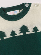 Der weiche und wärmespendende Strickpullover von AMIO Firenze ist der perfekte Begleiter für die kalte Jahreszeit. Vielseitig kombinierbar und aufgrund der Materialzusammensetzung strapazierfähig für den Alltag. Maximaler Tragekomfort, gepaart mit einer herausragenden Passform.

Höchste Qualität, bestes Preis-Leistungs-Verhältnis MADE IN ITALY.