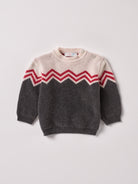 Der weiche und wärmespendende Strickpullover von AMIO Firenze ist der perfekte Begleiter für die kalte Jahreszeit. Vielseitig kombinierbar und aufgrund der Materialzusammensetzung strapazierfähig für den Alltag. Maximaler Tragekomfort, gepaart mit einer herausragenden Passform. Das moderne Design macht den Pullover vielseitig kombinierbar, ob sportlich oder elegant.

Höchste Qualität, bestes Preis-Leistungs-Verhältnis MADE IN ITALY.