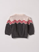 Der weiche und wärmespendende Strickpullover von AMIO Firenze ist der perfekte Begleiter für die kalte Jahreszeit. Vielseitig kombinierbar und aufgrund der Materialzusammensetzung strapazierfähig für den Alltag. Maximaler Tragekomfort, gepaart mit einer herausragenden Passform. Das moderne Design macht den Pullover vielseitig kombinierbar, ob sportlich oder elegant.

Höchste Qualität, bestes Preis-Leistungs-Verhältnis MADE IN ITALY.