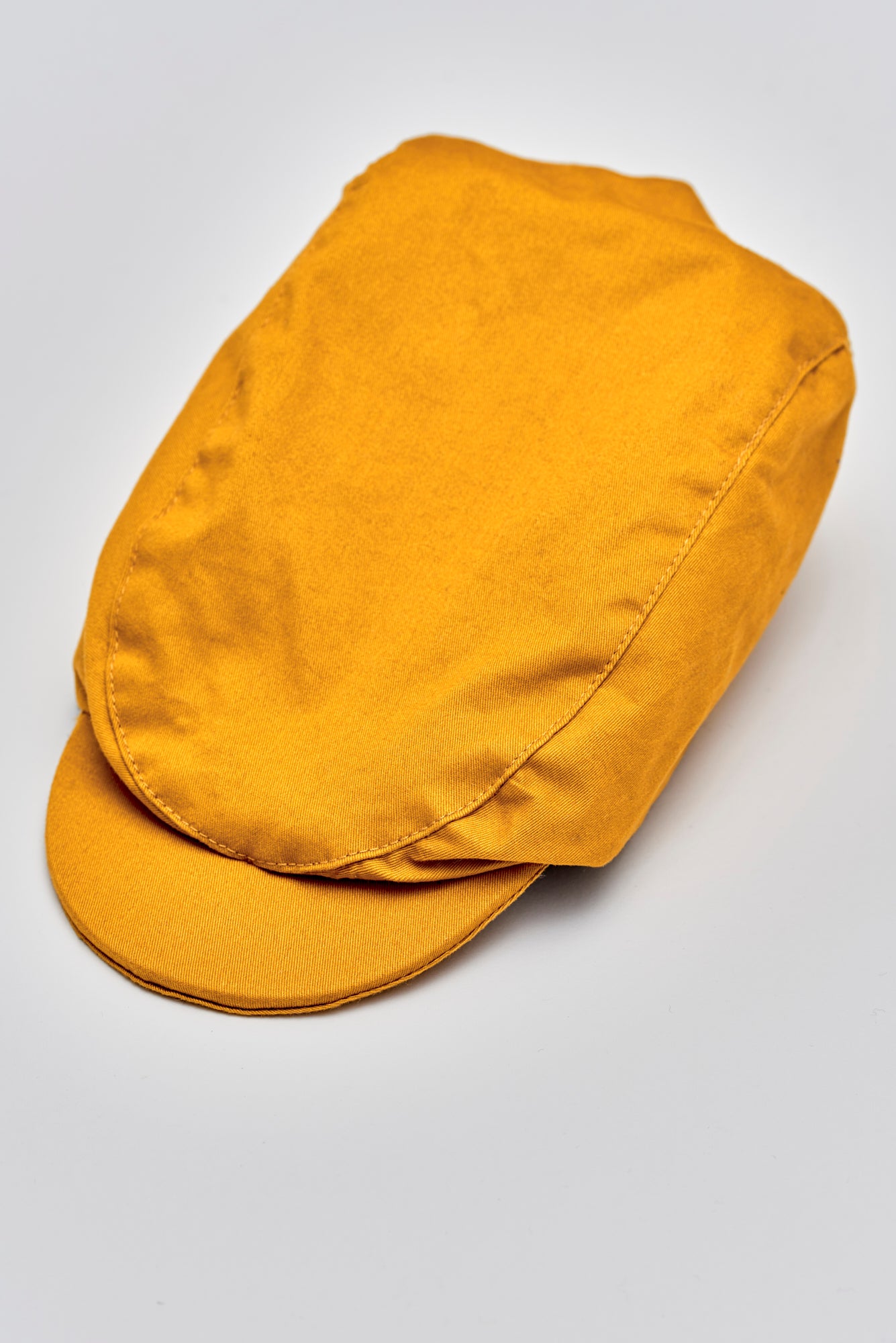 Die senffarbene Schiebermütze von AMIO Firenze vereint klassische Eleganz mit moderner Funktionalität. Gefertigt aus sorgfältig ausgewählten Materialien, bietet sie eine hervorragende Passform und höchsten Tragekomfort – ideal für stilbewusste Kinder.

Der warme Senfton verleiht der traditionellen Form einen zeitgemäßen Akzent und lässt sich vielseitig kombinieren. Die feine Verarbeitung und das weiche Innenfutter sorgen für ein angenehmes Tragegefühl.

Höchste Qualität, bestes Preis-Leistungs-Verhältnis