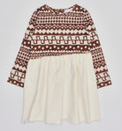 Dieses modische Kleid ist ein eleganter Blickfang im Alltag. Der weiche und wärmespendende Flanell-Baumwollstoff liegt besonders angenehm auf der Haut und sorgt für ein geschmeidiges Tragegefühl. Das moderne Design verleiht jedem Auftritt eine stilvolle Note.

Höchste Qualität, bestes Preis-Leistungs-Verhältnis MADE IN ITALY.